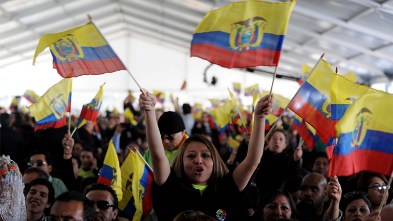 La comunidad española en Ecuador busca reinserción