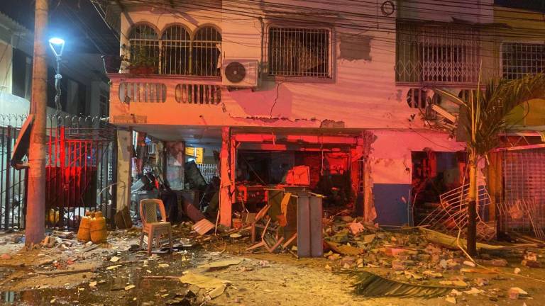 $!Explosión en Guayaquil: esto se informó sobre las dos emergencias en La Pradera, que afectaron una casa y carros
