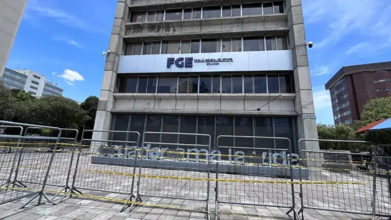 Comisión Cívica denuncia 'manejo opaco' del concurso para Fiscal General