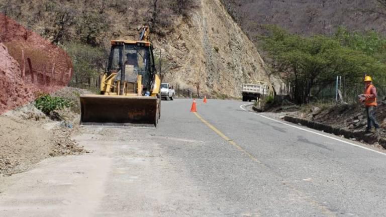 Anuncian concurso internacional para construcción de vía en la Amazonía, ante riesgo de erosión