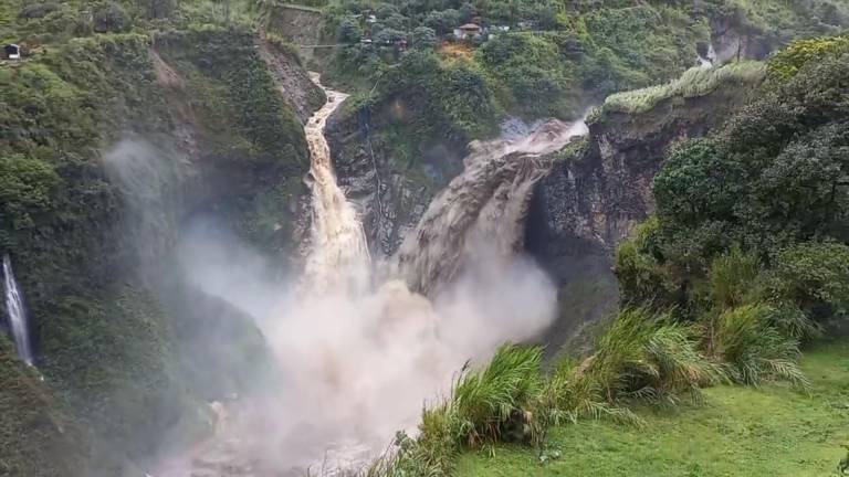 Alarma por deslizamientos e inundaciones debido a fuertes lluvias en Ecuador