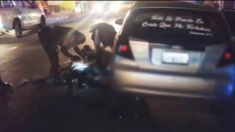 $!Hinchas fueron secuestrados a la salida del estadio Monumental: policías lograron rescatarlos de un vehículo