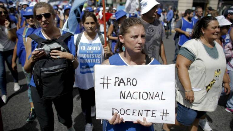 Docentes de Buenos Aires rechazan propuesta del gobierno argentino