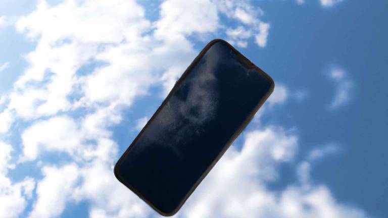 iPhone sobreviven a una caída de 5.000 metros desde un avión del Alaska Airlines