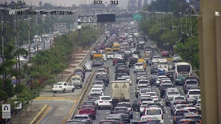 $!Congestión en Vía a Samborondón, el 1 de septiembre de 2026, a las 09h33 de la mañana.