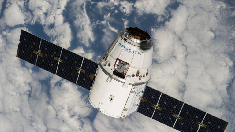 Fuga de aire en la Estación Espacial Internacional obliga a astronautas a prepararse para posible evacuación, confirma la NASA