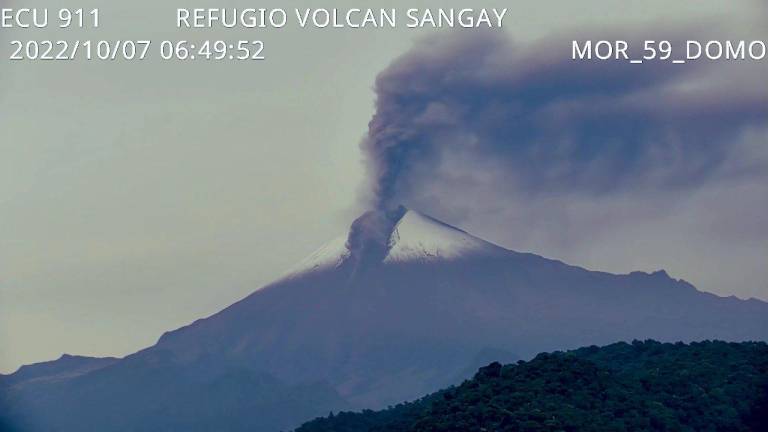 En promedio, el volcán activo Sangay genera 35,5 explosiones cada hora