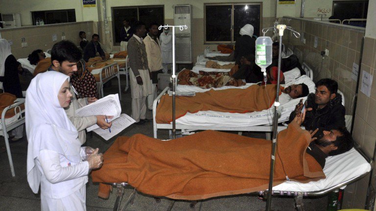 Más de 30 muertos en Pakistán por beber alcohol con &quot;after shave&quot;