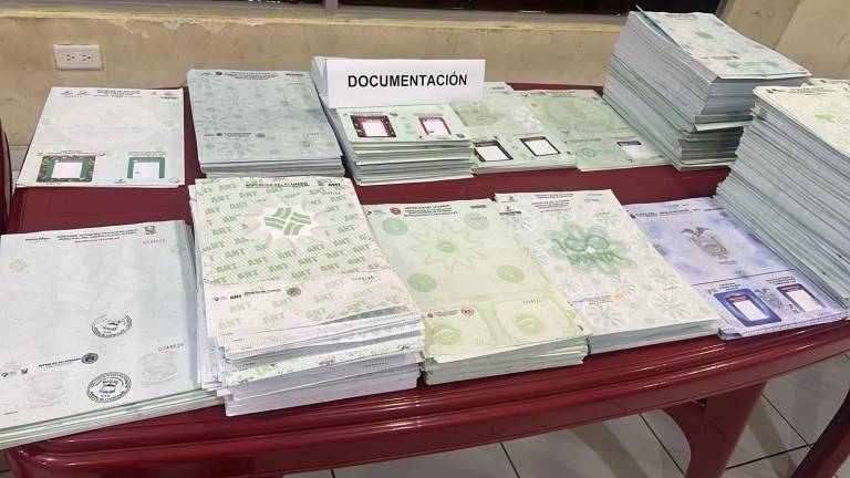 $!Fotografía que muestra miles especies valoradas halladas en un inmueble de Durán.