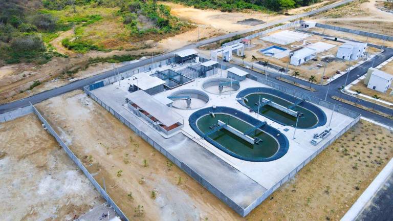 Moderna planta de tratamiento de aguas residuales opera en Guayaquil