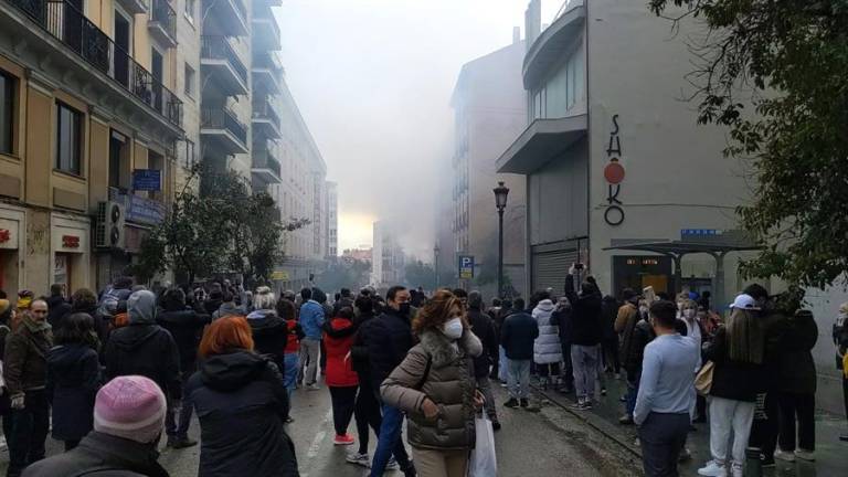 VIDEOS: Fuerte explosión destroza edificio en el centro de Madrid