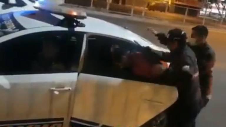 $!Prisión preventiva para agente de la aduana que transportaba explosivos: ¿Quién es y cómo fue su detención?