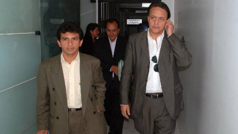 Juez ordena capturar a C. Jiménez y F. Villavicencio