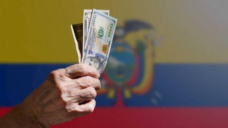 $!En Ecuador el sueldo básico es de 470 dólares.