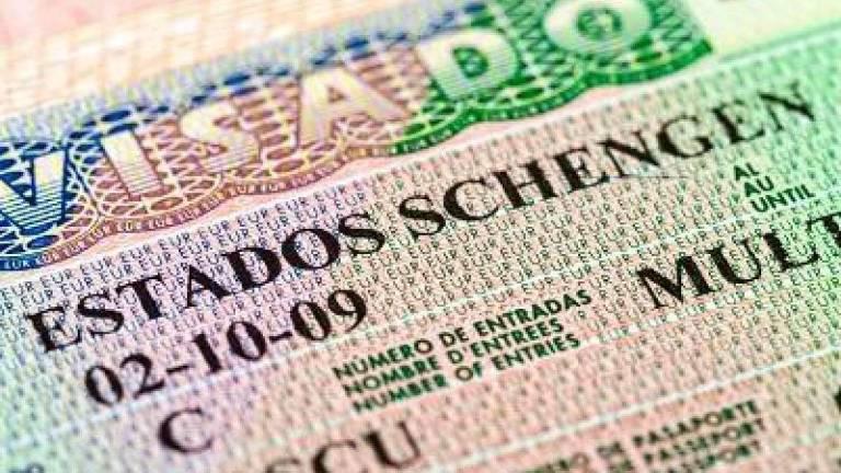 Microvistazo: España pone en agenda la solicitud sobre visado Schengen para Ecuador del presidente Lasso