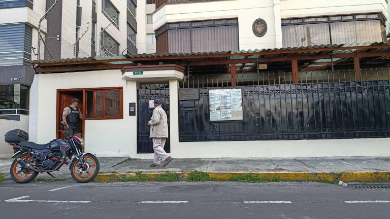 Fachada de la embajada cubana, ubicada en la ciudad de Quito.