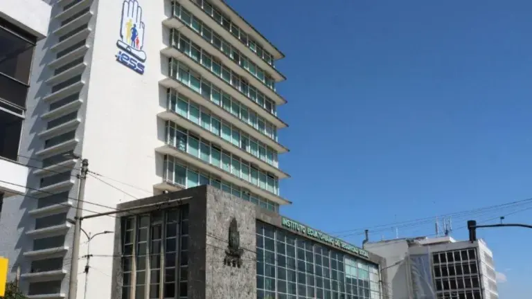 El proyecto de ley destinaría el 0.5% de las aportaciones al IESS para el SECAP.