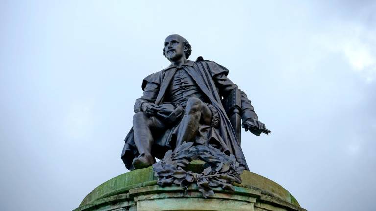 $!Estatua del dramaturgo William Shakespeare.