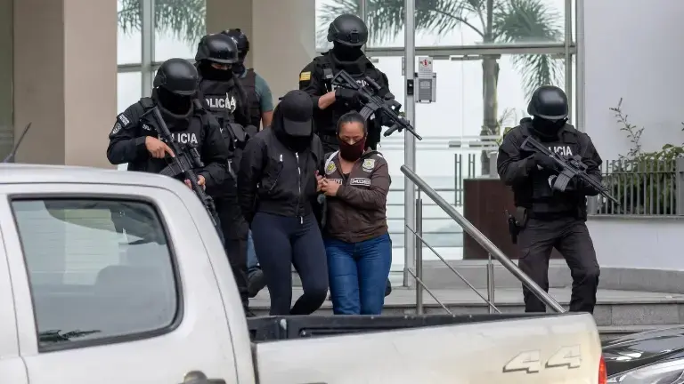 $!Meedy Liz A. A. fue detenida en el departamento en el que se escondía alias 'Frenillo'.