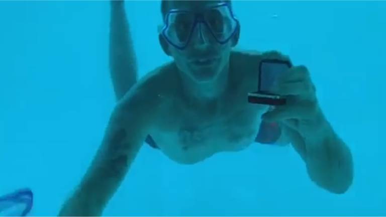 Un hombre se ahoga después de pedirle matrimonio a su novia