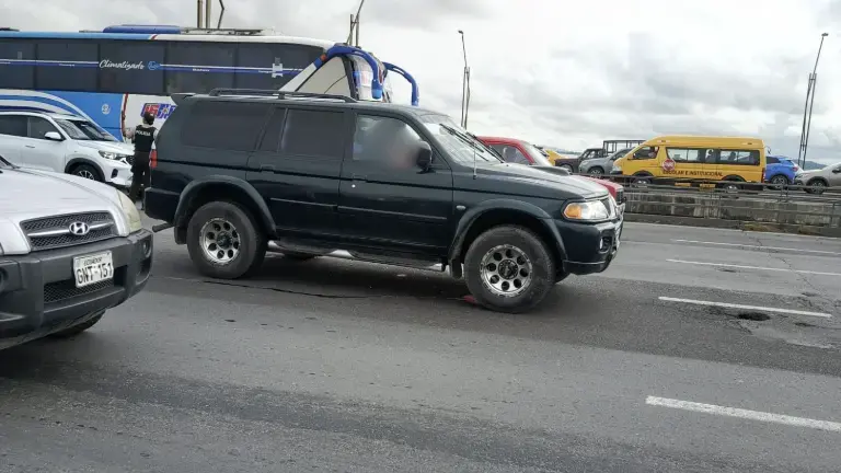 $!Así quedó el auto de la funcionaria de la Agencia de Tránsito de Durán.