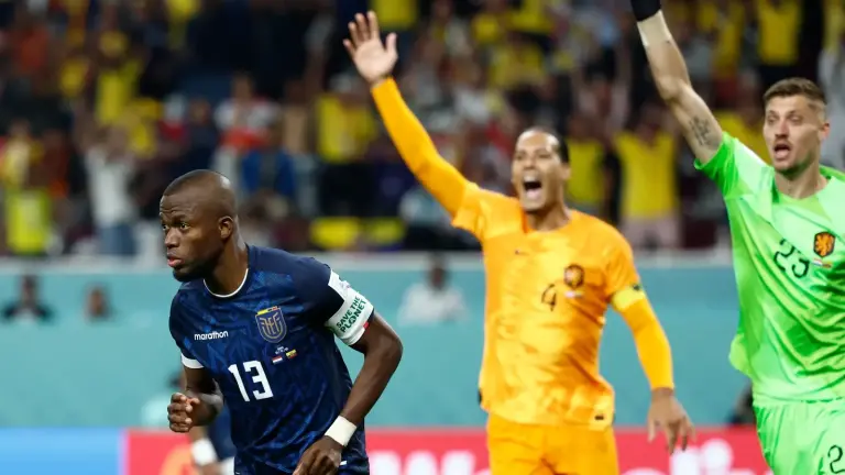 Enner Valencia celebra su gol ante Países Bajos en el Mundial 2022.