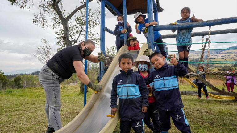 Inicio de clases Sierra y Amazonía 2025: Ministerio de Educación convoca a mingas con padres de familia