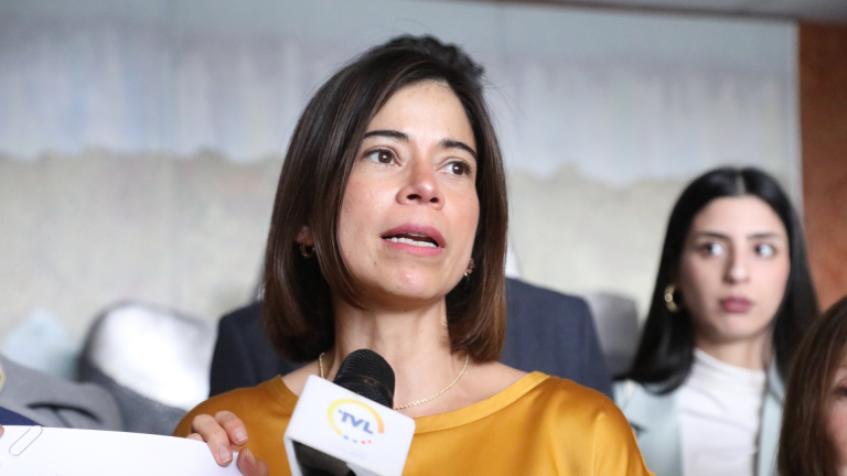 El nombre de Esther Cuesta aparece en conversaciones filtradas entre Andrés Arauz y Augusto Verduga.