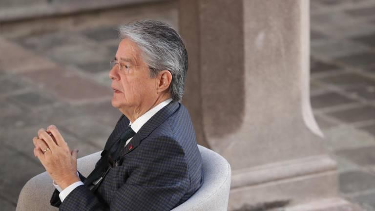 Gobierno de Ecuador entrega 120 cajas de evidencia para impugnar revocatoria de mandato