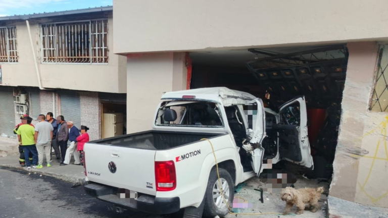 Siniestro vial en el sur de Quito deja dos fallecidos