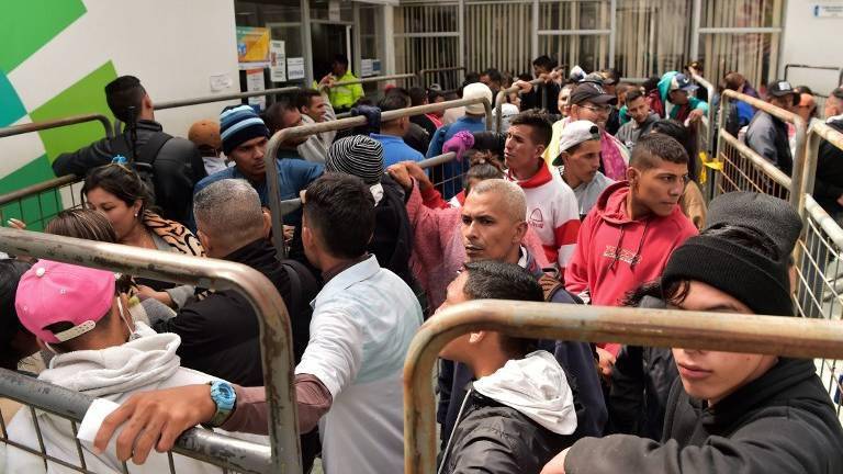 Ecuador prevé desde agosto vacunar contra la covid-19 a migrantes
