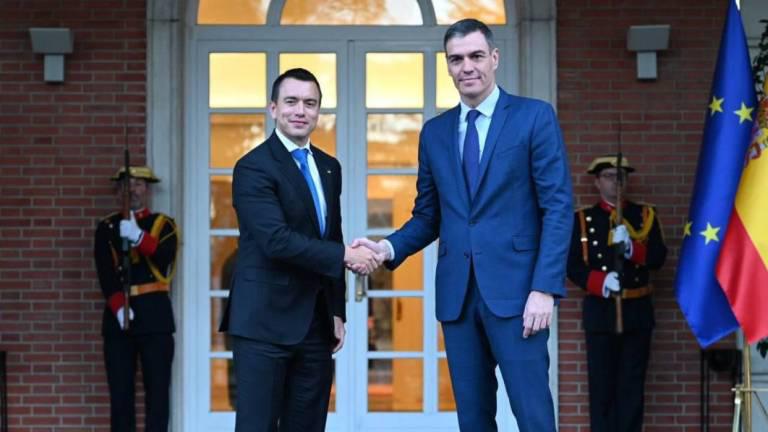 Microvistazo | Gobierno niega presunto escándalo de Noboa en España