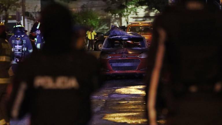 Microvistazo: Esto se conoce sobre los sospechosos y el presunto motivo del atentado con coches bomba en Quito