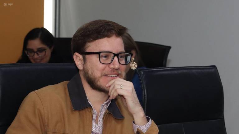 Microvistazo | Augusto Verduga, vocal del CPCCS, salió de Ecuador en medio de la investigación por el 'Caso Ligados'