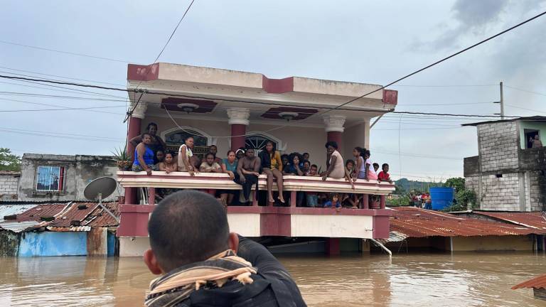 Suspenden clases en varias localidades de Esmeraldas y anuncian otras disposiciones tras inundaciones