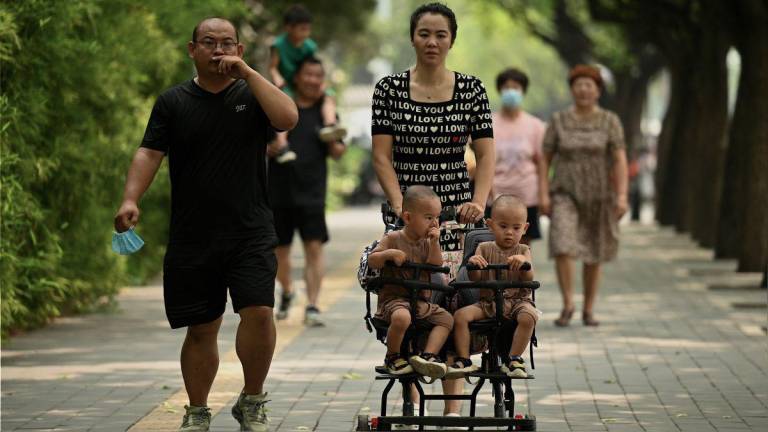 La abrupta caída de la natalidad en China y ¿por qué afecta a la economía?