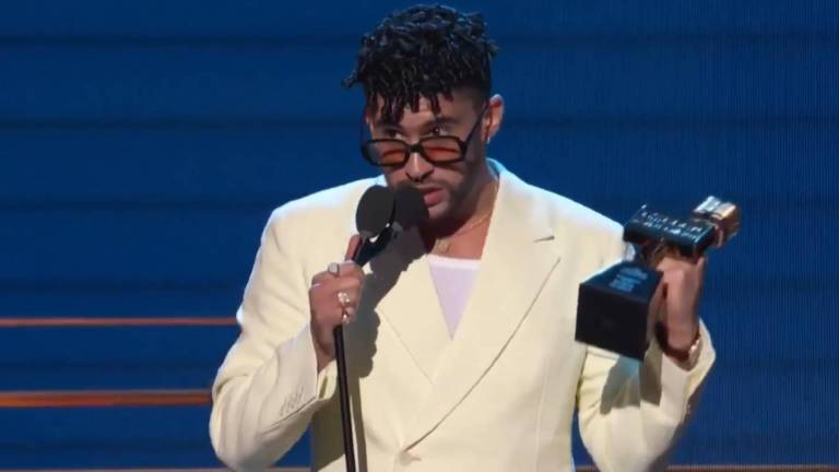 Bad Bunny finalmente presentó a su novia durante los Billboards