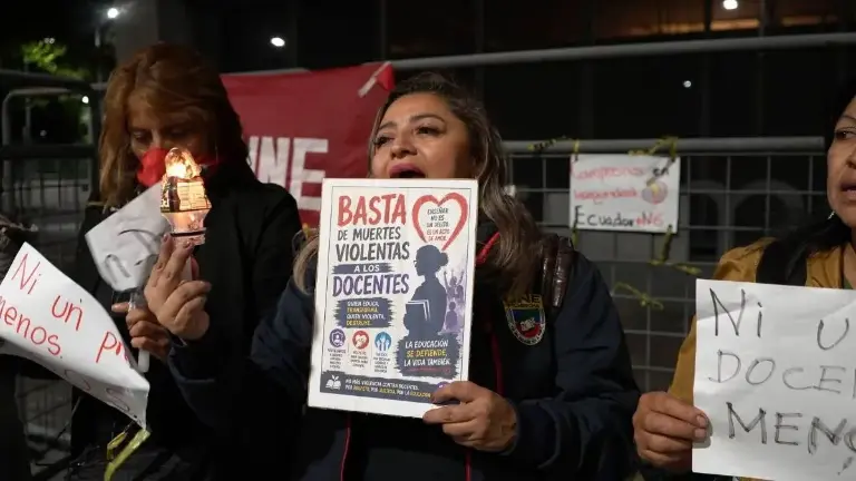 Docentes asesinados y mil denuncias de extorsión: violencia en Ecuador provoca alarma internacional