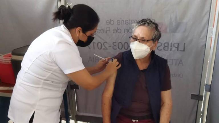 Refuerzo contra la COVID-19 a población entre 50 y 59 años será en enero