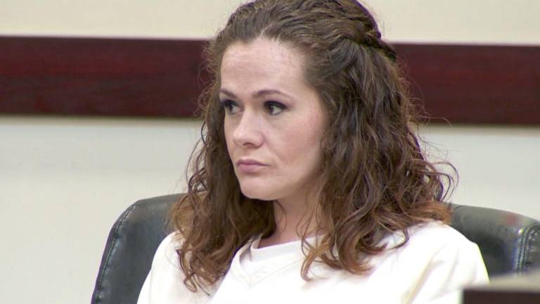 Christa Pike regresa a prisión luego de sobrevivir a ejecución en Estados Unidos