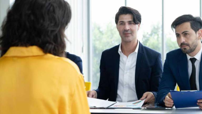 Más de 30 empresas ofrecen empleo en Ecuador en feria laboral virtual