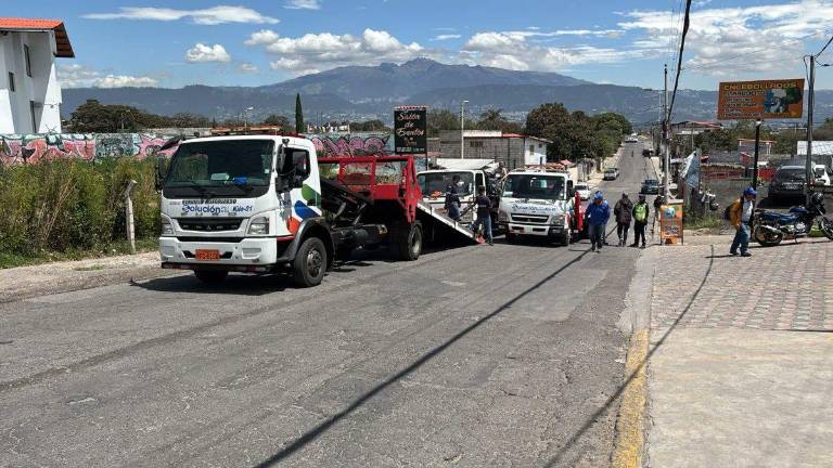 Un ciclista falleció tras impactar contra un camión en Tumbaco, al nororiente de Quito