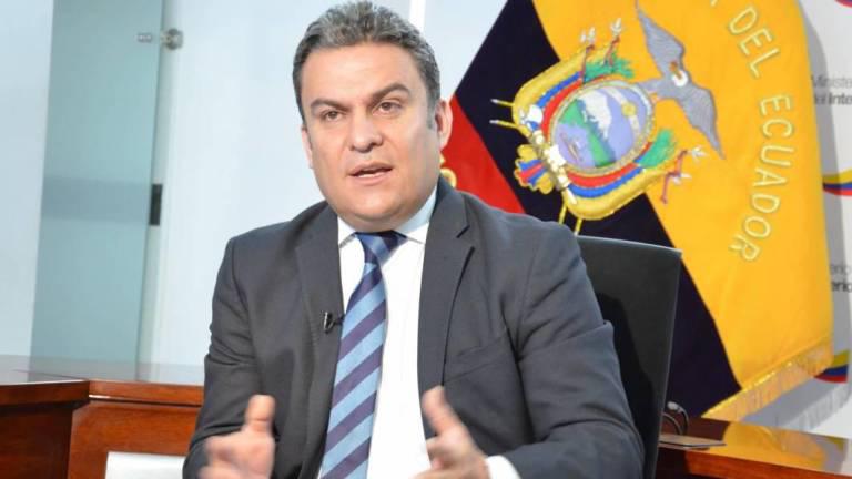 Microvistazo | Suspenden audiencia migratoria de José Serrano en Estados Unidos