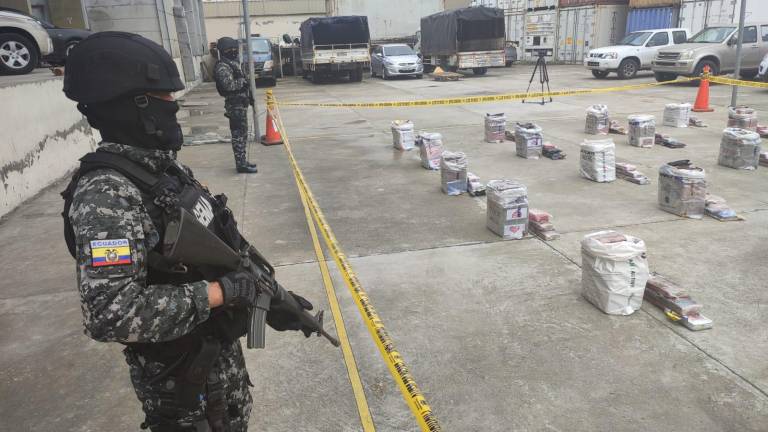 Decomisan en Guayaquil más de dos toneladas de droga que tenían como destino Suecia