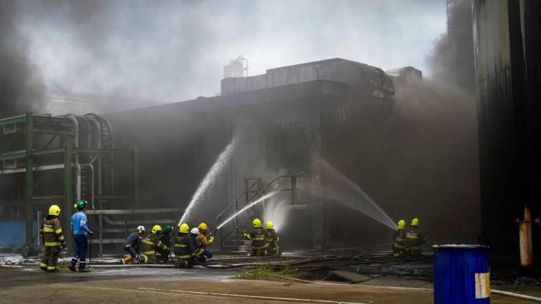 Incendio en la Refinería de Esmeraldas.
