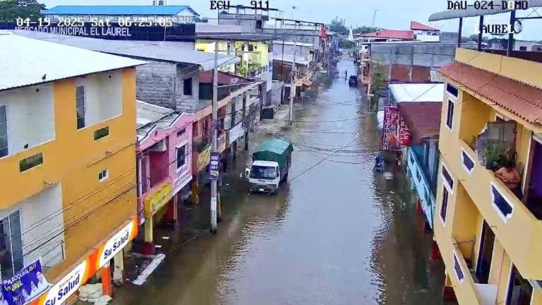Ayer se registró una vía anegada por creciente de caudal del río en el cantón Daule, provincia del Guayas.
