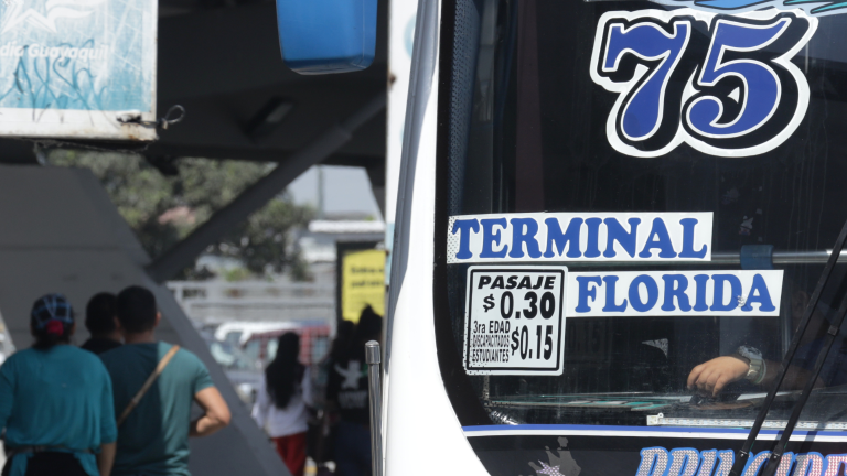 Transportistas de Guayaquil rechazan fin del subsidio al diésel y anuncian medidas