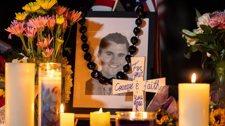 Despidos masivos por comentarios tras el asesinato de Charlie Kirk