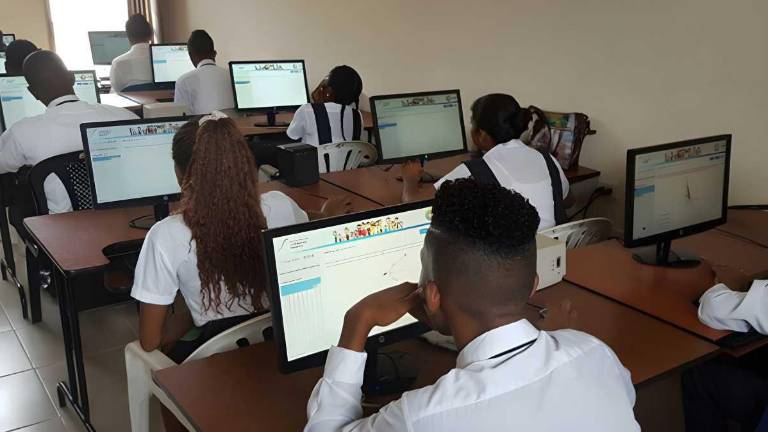 Así puede consultar los valores máximos de pensiones y matrículas en colegios de Ecuador