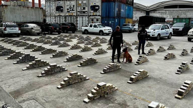 Ecuador incauta más de dos toneladas de droga en contenedor que iba a Francia
